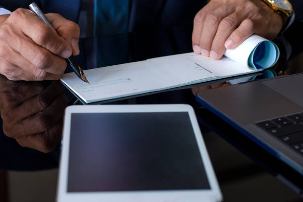 Choosing Best Cheque Bounce Lawyer for Karkardooma Court